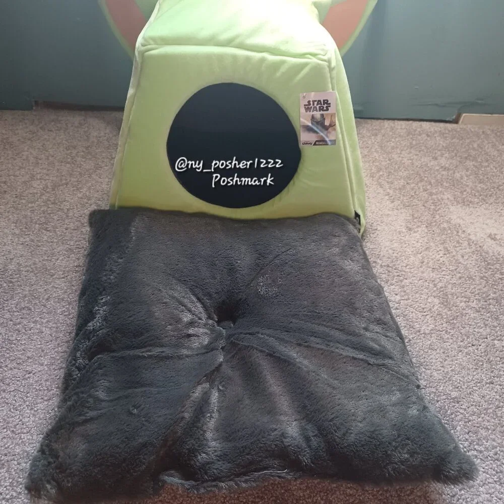 𝗰𝗵𝗲𝘄𝘆 𝗦𝗧𝗔𝗥 𝗪𝗔𝗥𝗦 𝗠𝗔𝗡𝗗𝗔𝗟𝗢𝗥𝗜𝗔𝗡 The Child Cave Pet Bed Green